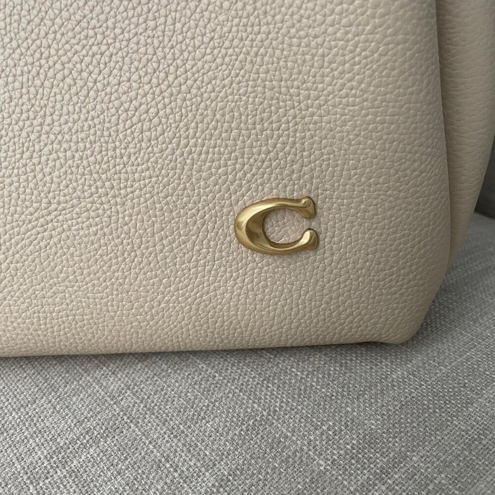 Coach Lana Shoulder Bag Chalk - Picture 2 of 16